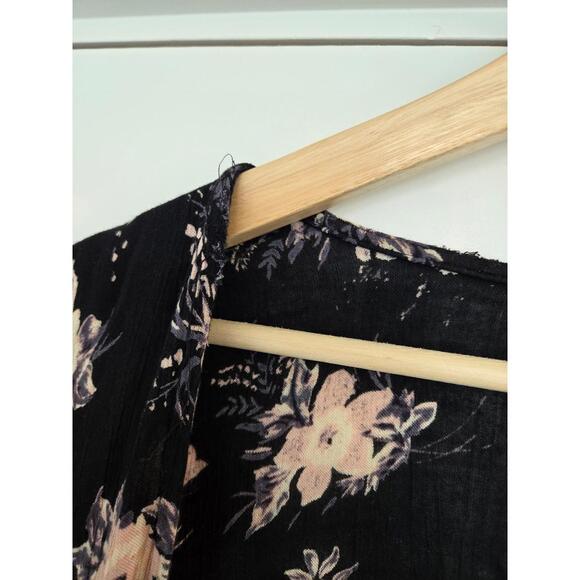 Francesca's Collection Floral Kimono Robe - Picture 5 of 6